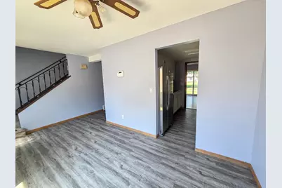 7618 Hampshire Avenue N, Brooklyn Park, MN 55428 - Photo 9