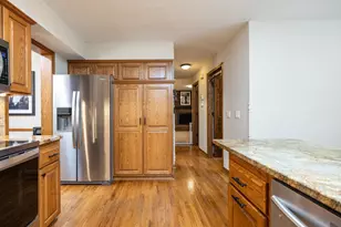 6991 Raven Ct, Eden Prairie, MN 55346 - Photo 5