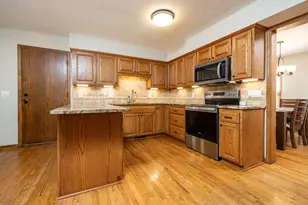 6991 Raven Ct, Eden Prairie, MN 55346 - Photo 3