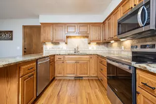 6991 Raven Ct, Eden Prairie, MN 55346 - Photo 5