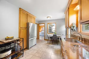 891 Edgewater Ave, Shoreview, MN 55126 - Photo 5