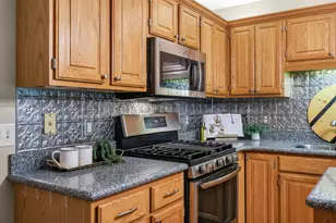 13108 Gemstone Ct, Apple Valley, MN 55124 - Photo 7