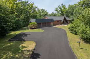335 Pineview Ln N, Plymouth, MN 55441 - Photo 5