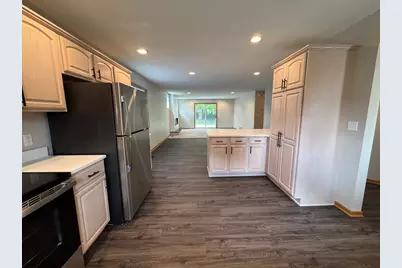 2608 10th Street SW, Willmar, MN 56201 - Photo 3
