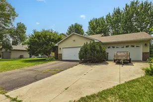 739 Kirche Hill Dr, Carver, MN 55315 - Photo 27
