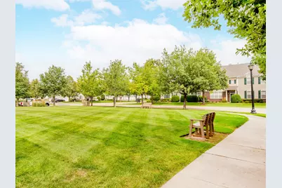 11011 Oak Grove Circle #B, Woodbury, MN 55129 - Photo 5