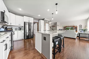 1624 Hackberry Ct, Carver, MN 55315 - Photo 15