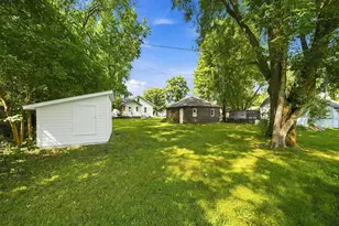 19 12th St NE, Faribault, MN 55021 - Photo 5
