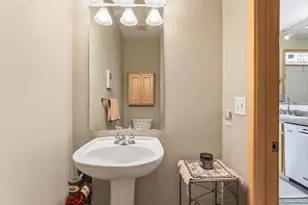 820 Emerald St, Saint Paul, MN 55114 - Photo 15