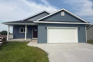 206 Blackhawk Dr, Woodville, WI 54028 - Photo 1