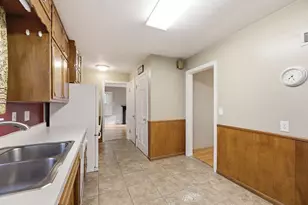 1002 10th St S, Moorhead, MN 56560 - Photo 17