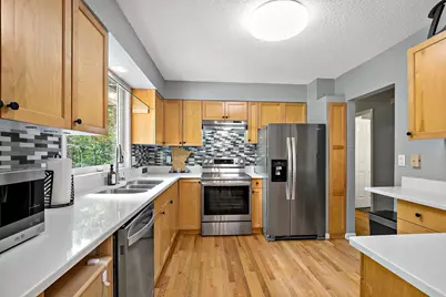 17336 Jersey Way, Lakeville, MN 55044 - Photo 3