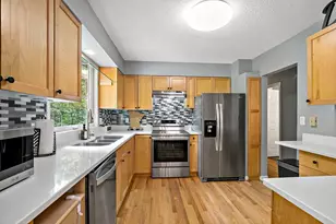 17336 Jersey Way, Lakeville, MN 55044 - Photo 3