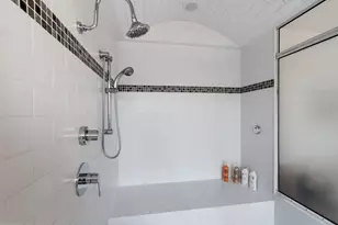 1128 Kenwood Pkwy, Minneapolis, MN 55403 - Photo 53