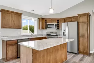 335 Cypress St, Somerset, WI 54025 - Photo 5