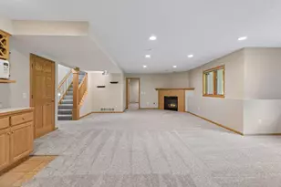9281 Tewsbury Gate N, Maple Grove, MN 55311 - Photo 33