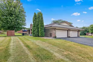 13401 Pepperwood Cir, Minnetonka, MN 55305 - Photo 23
