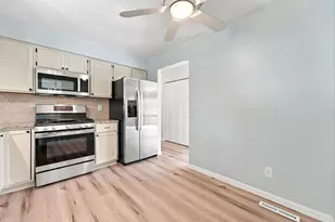 10924 Hyland Terrace, Eden Prairie, MN 55344 - Photo 7