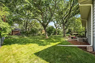 2630 Major Ave N, Golden Valley, MN 55422 - Photo 27