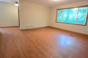 1527 Aspen Dr, Eagan, MN 55122 - Photo 11