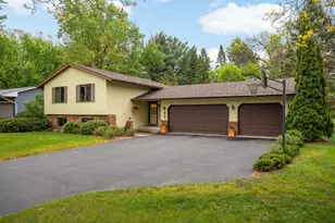 654 Tanglewood Dr, Shoreview, MN 55126 - Photo 1