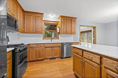 2082 Cowern Place E, North Saint Paul, MN 55109 - Photo 11