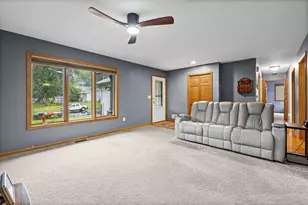 2082 Cowern Pl E, North Saint Paul, MN 55109 - Photo 3