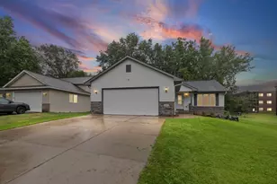 2082 Cowern Pl E, North Saint Paul, MN 55109 - Photo 1