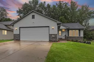 2082 Cowern Pl E, North Saint Paul, MN 55109 - Photo 1