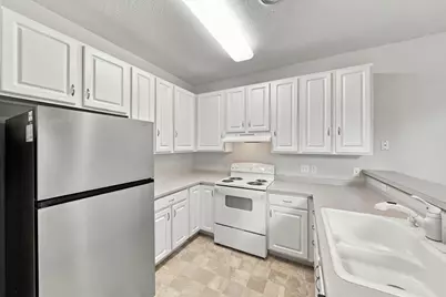 556 Willoughby Way W, Minnetonka, MN 55305 - Photo 5