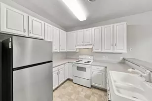 556 Willoughby Way W, Minnetonka, MN 55305 - Photo 5