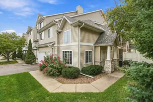 556 Willoughby Way W, Minnetonka, MN 55305 - Photo 45