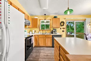 3814 Strathmore Ln SE, Rochester, MN 55904 - Photo 13