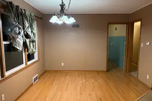 408 Southview Dr, Marshall, MN 56258 - Photo 7