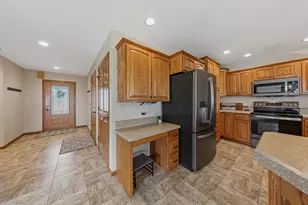 580 Southwind Dr, Fairmont, MN 56031 - Photo 5