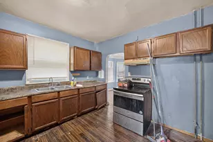 2317 W 4th St, Duluth, MN 55806 - Photo 3