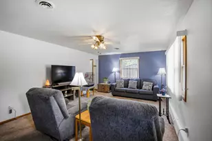 922 Westwood Dr, Faribault, MN 55021 - Photo 3