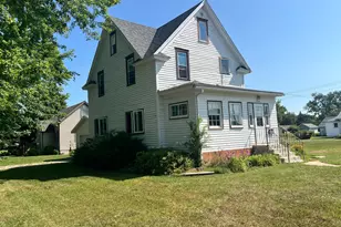 304 E 4th St, Madison, MN 56256 - Photo 3