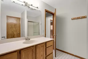 2064 Pin Oak Dr, Eagan, MN 55122 - Photo 35
