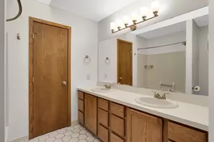 2064 Pin Oak Dr, Eagan, MN 55122 - Photo 19