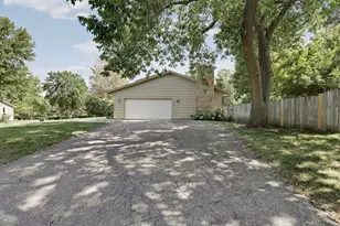 8359 Amsden Ridge Dr, Bloomington, MN 55438 - Photo 45