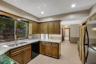 8359 Amsden Ridge Dr, Bloomington, MN 55438 - Photo 19