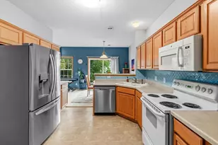 906 Village Pkwy, Circle Pines, MN 55014 - Photo 7