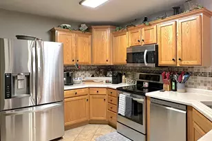 2352 Oakridge Cir, Hudson, WI 54016 - Photo 9