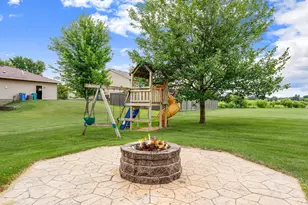 375 Hickory Ln NE, Owatonna, MN 55060 - Photo 11