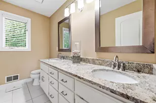 352 Wyndham Cir E, New Brighton, MN 55112 - Photo 39