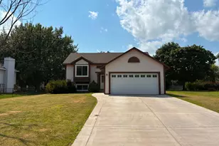 7040 Jensen Ave S, Cottage Grove, MN 55016 - Photo 1