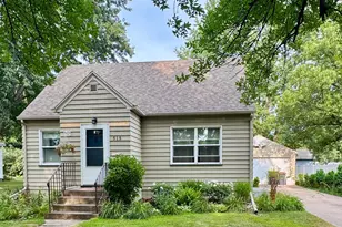515 N Halvorson St, Redwood Falls, MN 56283 - Photo 1