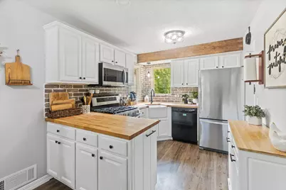1716 County Road C E, Maplewood, MN 55109 - Photo 5