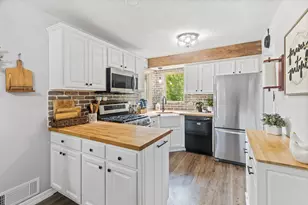 1716 County Rd C E, Maplewood, MN 55109 - Photo 5